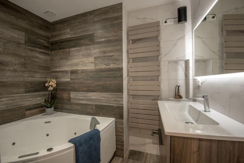 L'Escapade Apartment Angers Ngoại thất bức ảnh